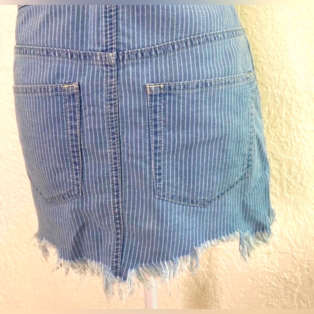 Free People Denim Stripe Fray Hem Mini Skirt Jumper Distressed Overalls- 24/ 0 - Picture 16 of 16